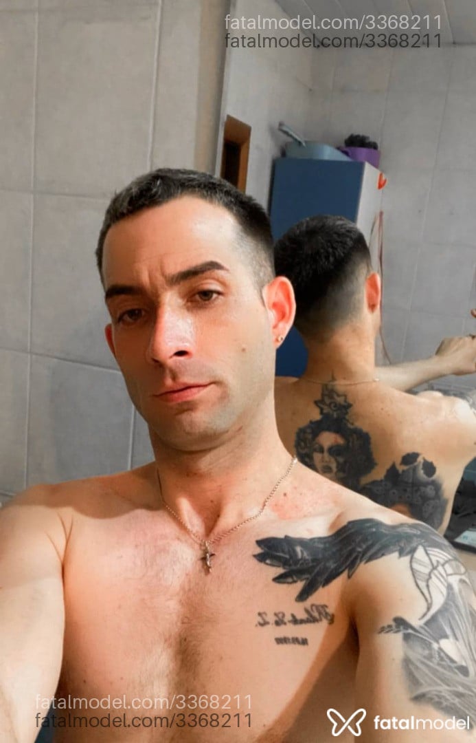 Acompanhante homem com cabelo grisalho de olhos verdes em Boa Vista - Jesus Kin