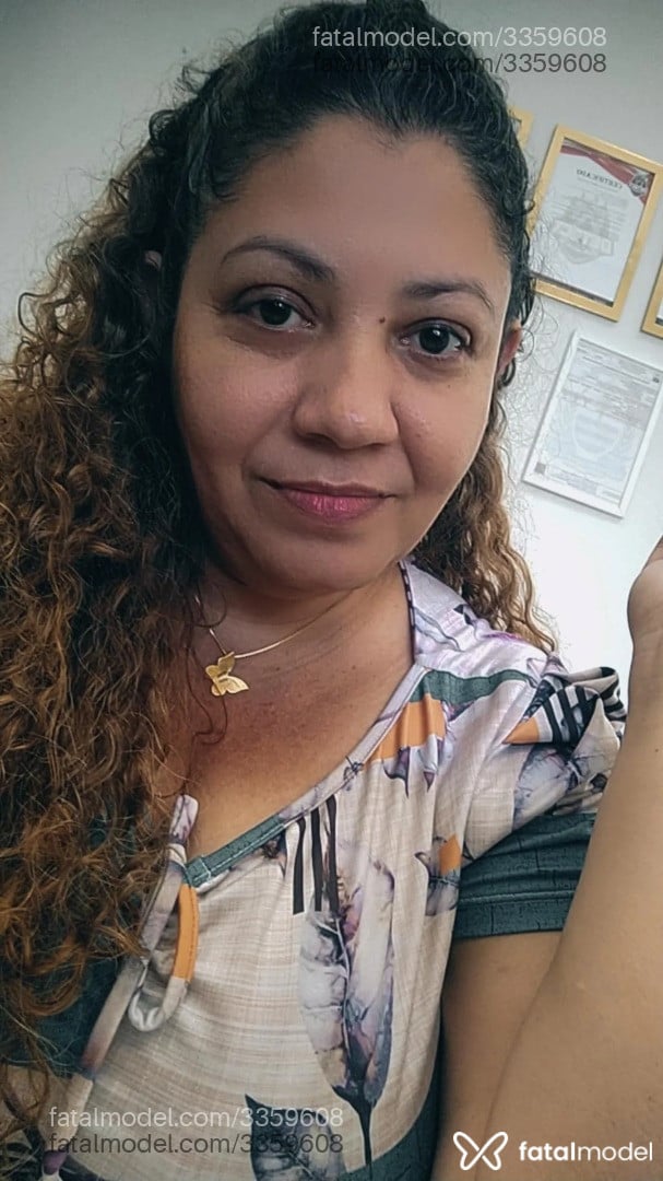 Acompanhante mulher loira (o) de olhos castanhos em Virtual - Aline