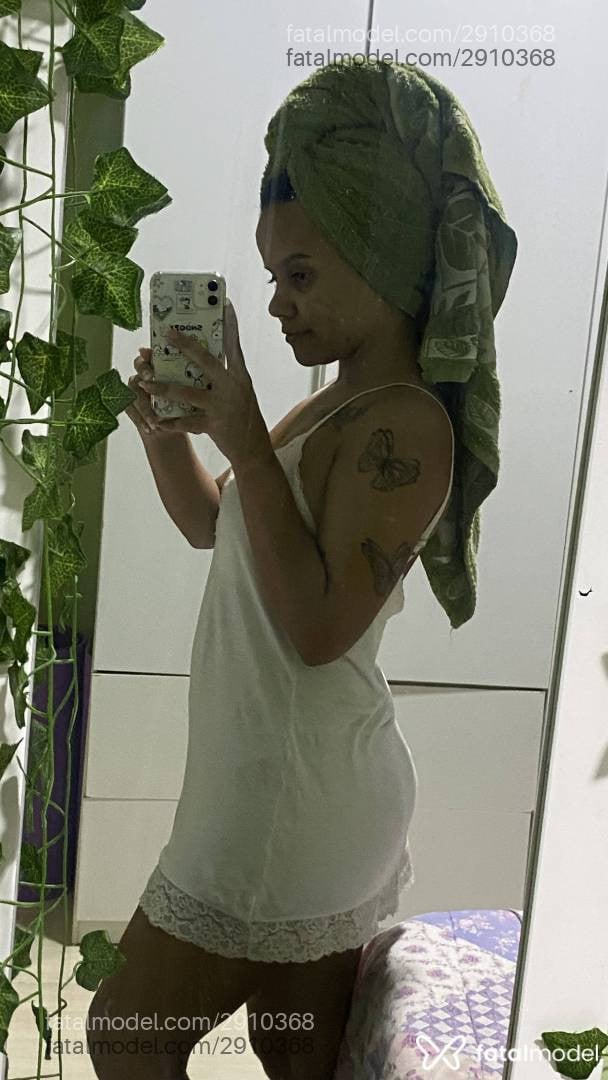 Acompanhante mulher morena (o) de olhos castanhos - Angela Lee Acompanhante mulher morena (o) de olhos castanhos - Angela Lee