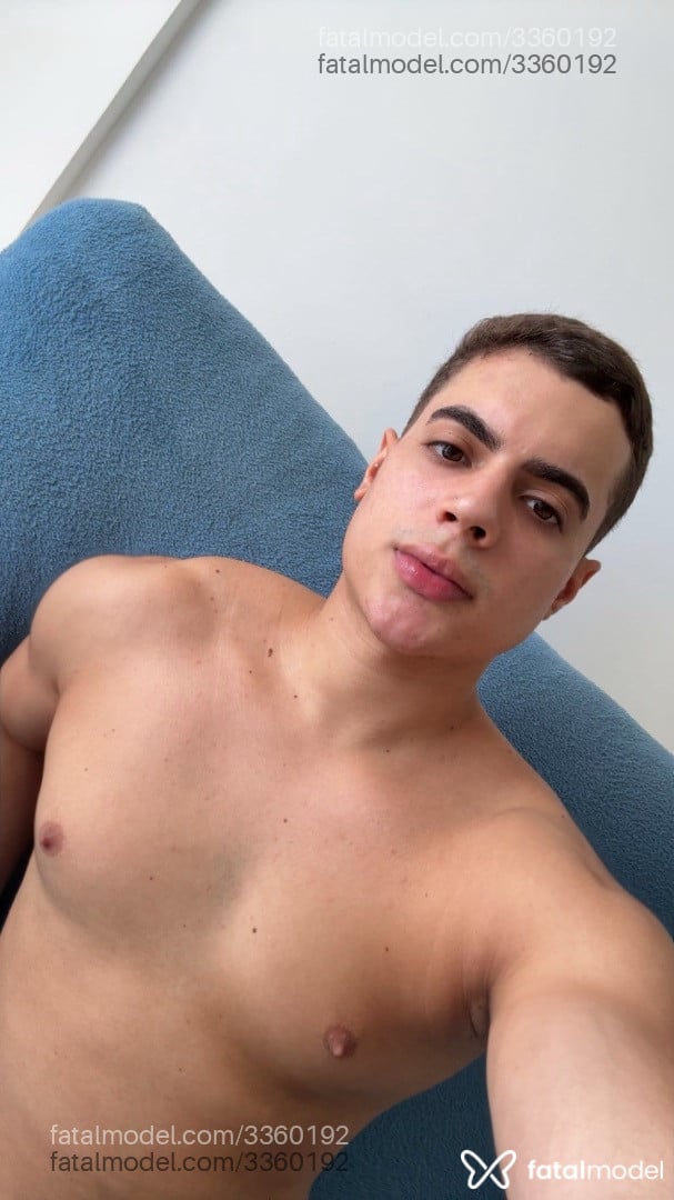 Acompanhante homem com cabelo castanho de olhos castanhos em Florianópolis - Kaue Gomes