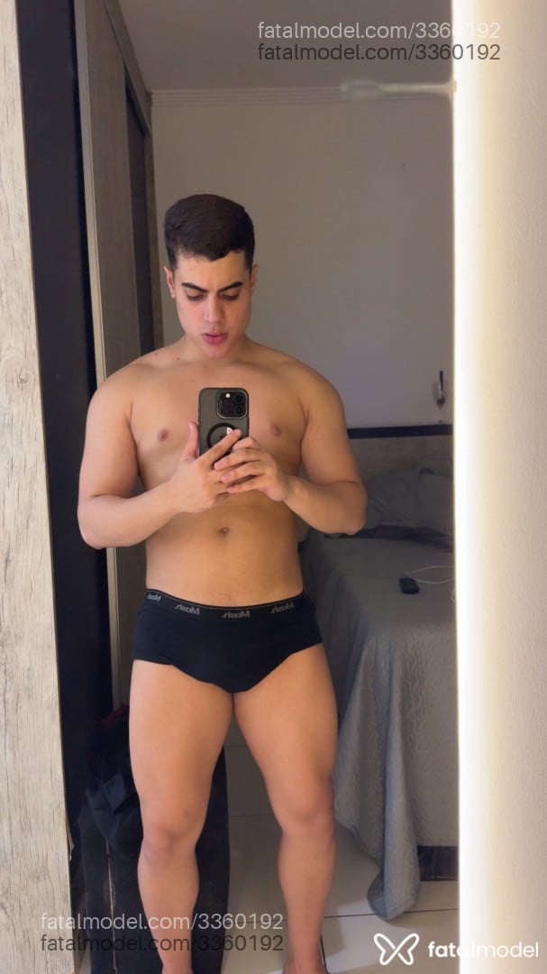 Acompanhante homem com cabelo castanho de olhos castanhos em Florianópolis - Kaue Gomes