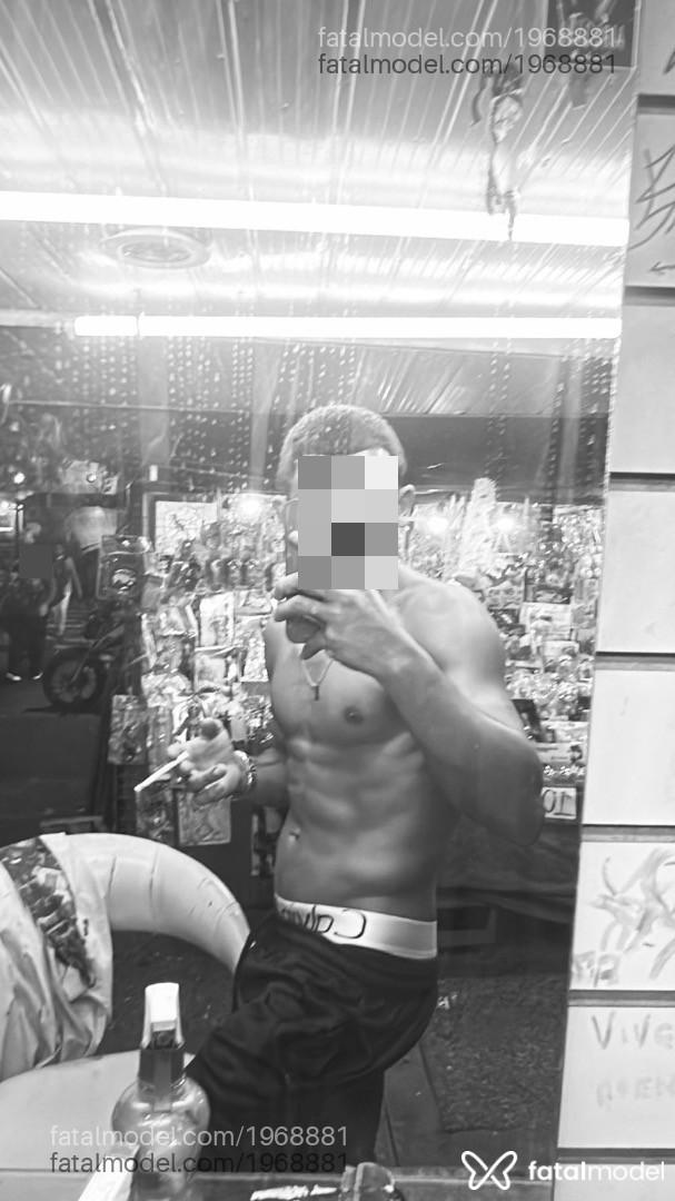Acompanhante homem morena (o) de olhos pretos em Rio de Janeiro - Menor Jotta