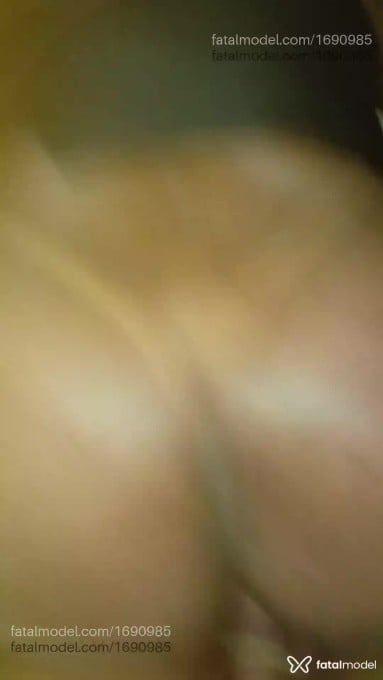 Acompanhante mulher morena (o) de olhos mel - Elaine