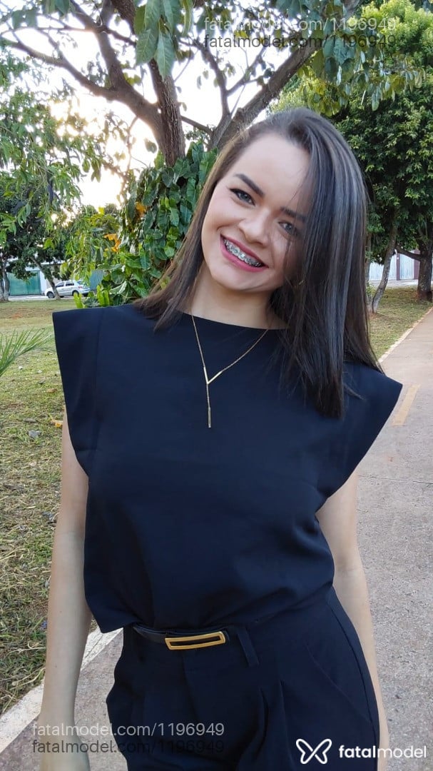 Acompanhante mulher loira (o) de olhos azuis em Virtual - YSA MODELLO