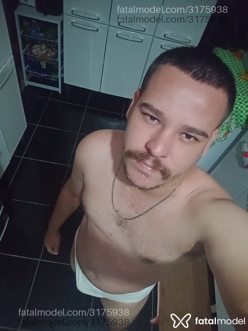 Acompanhante homem morena (o) de olhos castanhos em Marília - Diogo