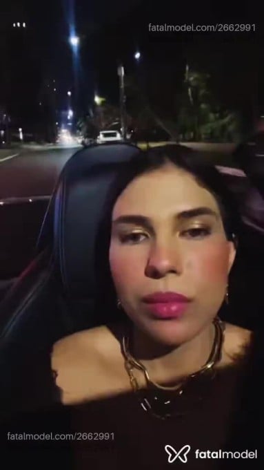 Acompanhante mulher com cabelo castanho de olhos verdes em Goiânia - Gabriela Victoria