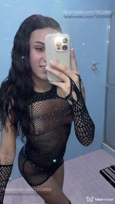 Acompanhante mulher trans com cabelo castanho de olhos castanhos em Cabo Frio Acompanhante mulher trans com cabelo castanho de olhos castanhos em Cabo Frio - Rebecca