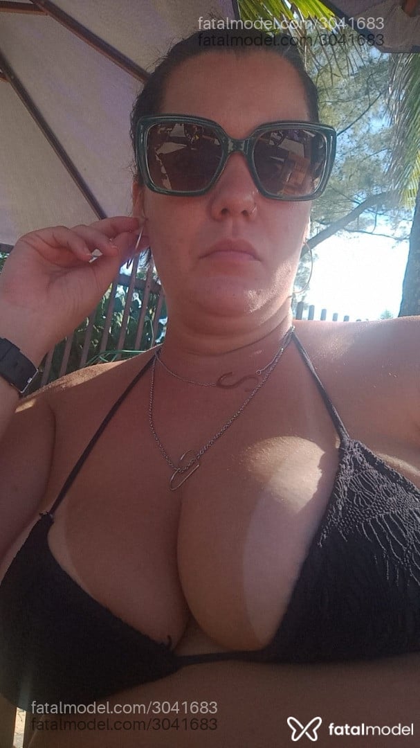 Acompanhante mulher morena (o) de olhos castanhos em Rio de Janeiro Acompanhante mulher morena (o) de olhos castanhos em Rio de Janeiro - Branquiinha