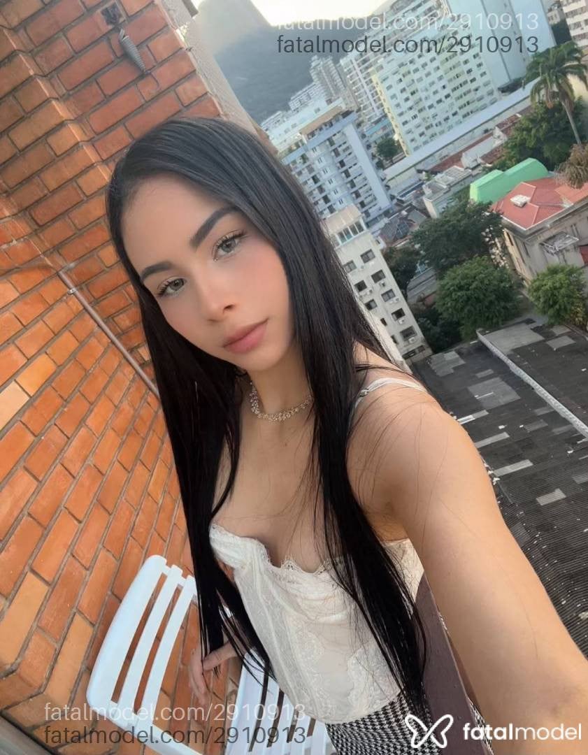Acompanhante mulher morena (o) de olhos verdes - Aurora Beatriz