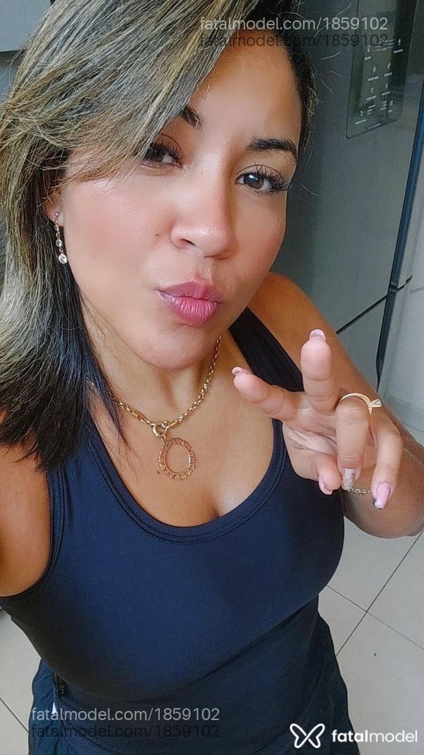 Acompanhante mulher loira (o) de olhos castanhos - SAMARA MEL Acompanhante mulher loira (o) de olhos castanhos - SAMARA MEL
