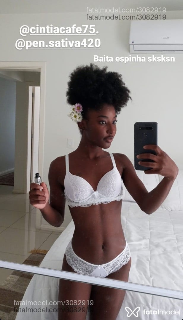 Acompanhante mulher morena (o) de olhos pretos em Pelotas - Pretinhaebony
