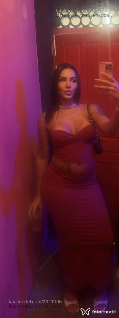 Acompanhante mulher trans morena (o) de olhos pretos - Brenda