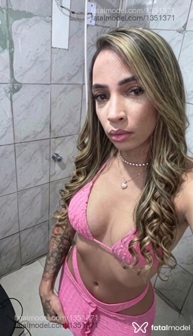 Acompanhante mulher loira (o) de olhos castanhos em Guarujá - Maya