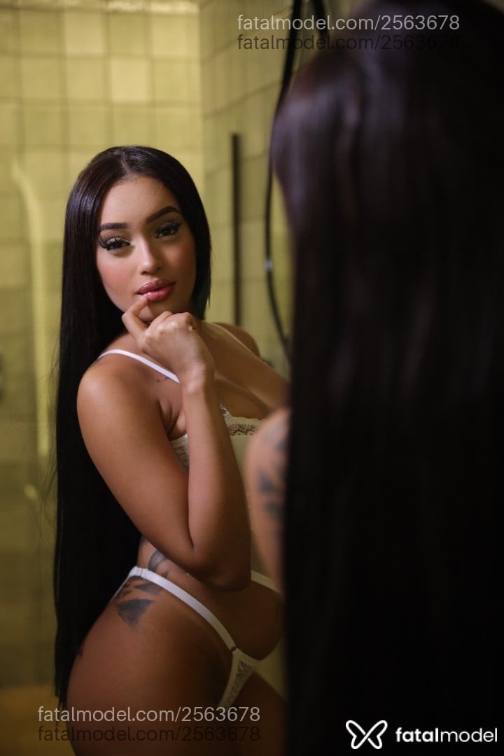 Acompanhante mulher morena (o) de olhos verdes em Lauro de Freitas - Cleo Novais