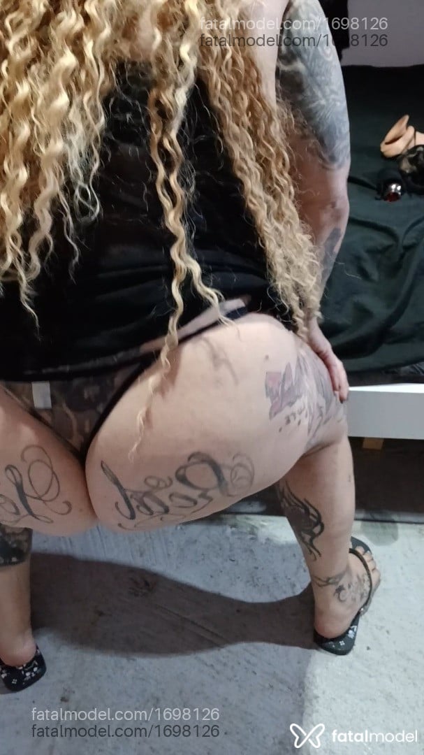 Acompanhante mulher com cabelo castanho de olhos mel em Vassouras - Tetê Carabina