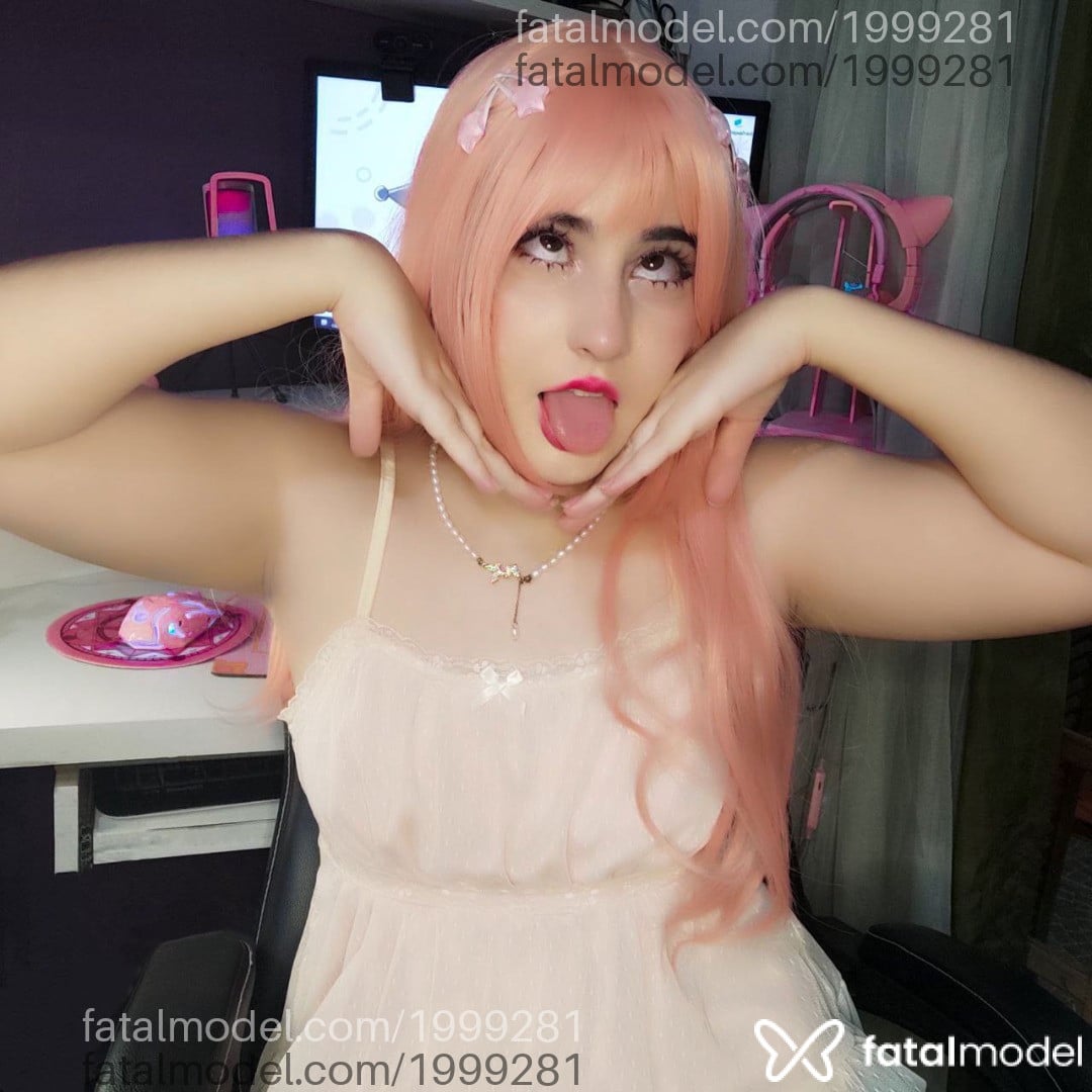 Acompanhante mulher com cabelo castanho de olhos castanhos em Virtual - Darknezs