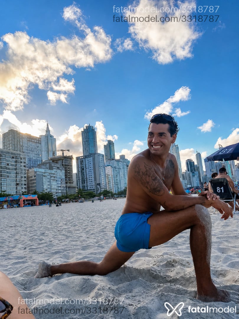 Acompanhante homem morena (o) de olhos castanhos em Balneário Camboriú - Panther