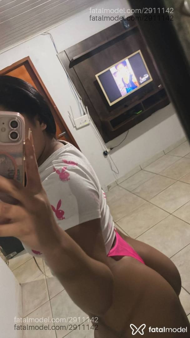 Acompanhante mulher morena (o) de olhos castanhos - Letícia Viera