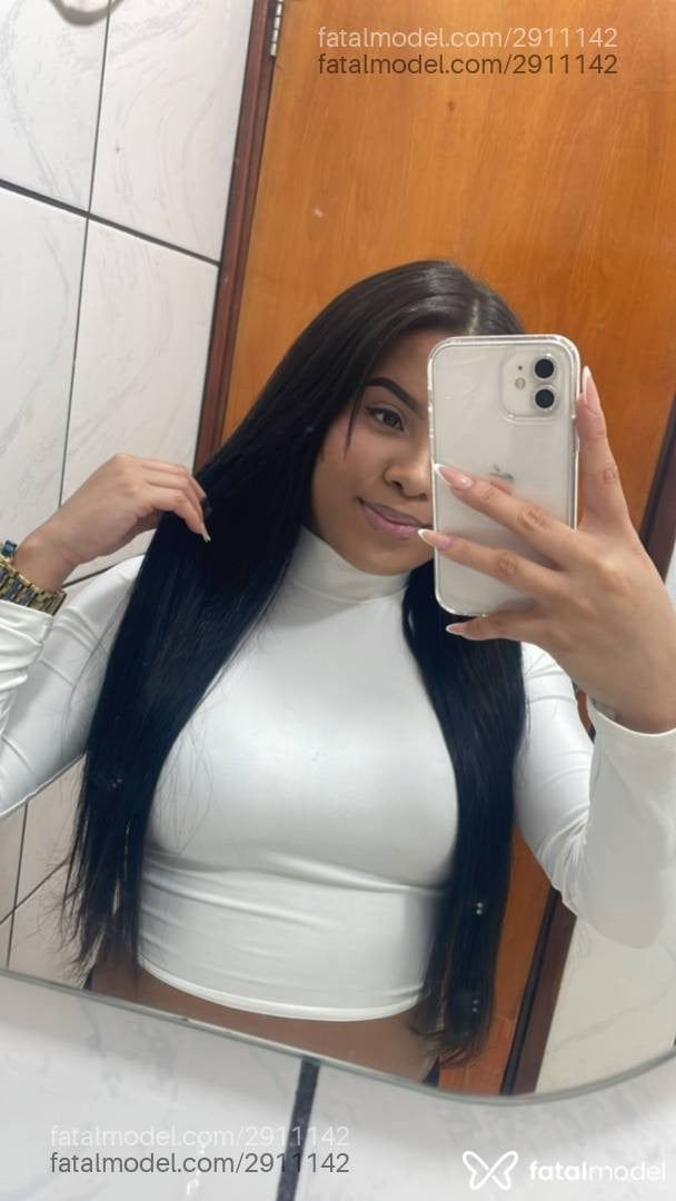 Acompanhante mulher morena (o) de olhos castanhos - Letícia Viera