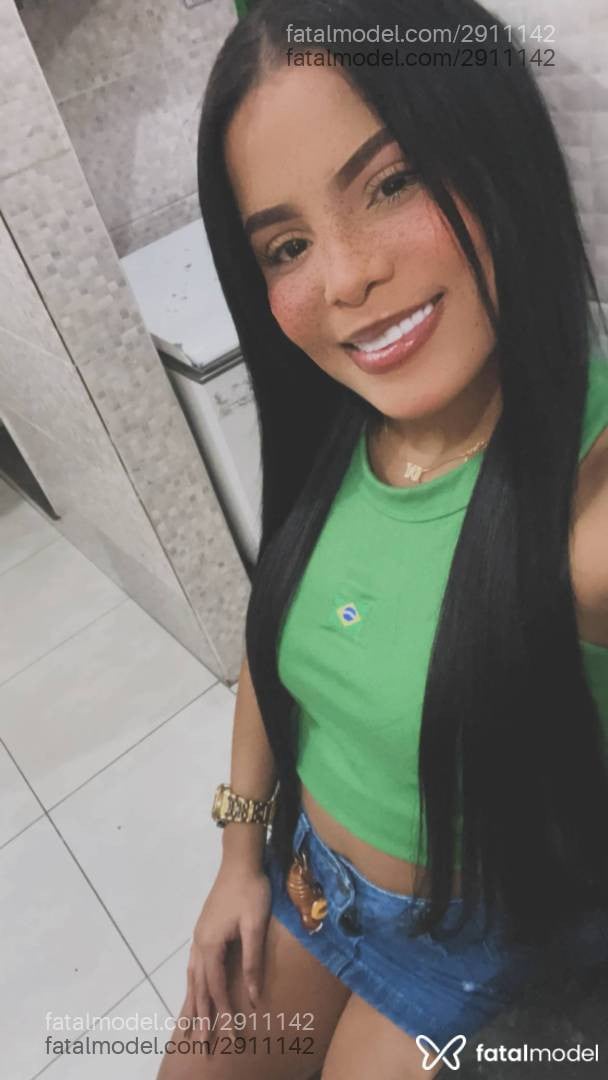 Acompanhante mulher morena (o) de olhos castanhos - Letícia Viera