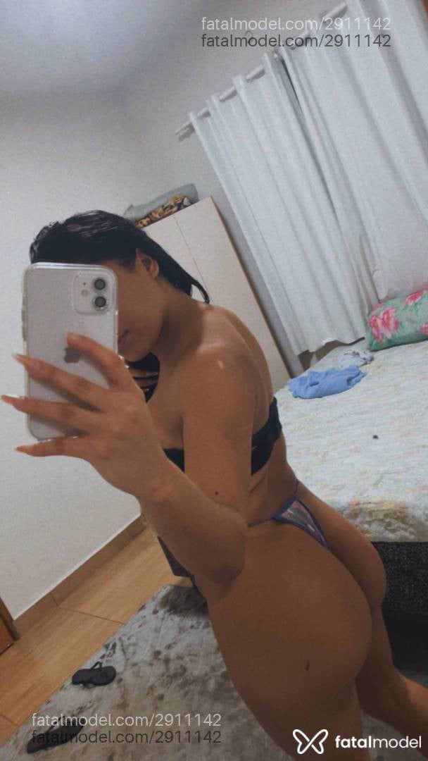 Acompanhante mulher morena (o) de olhos castanhos - Letícia Viera
