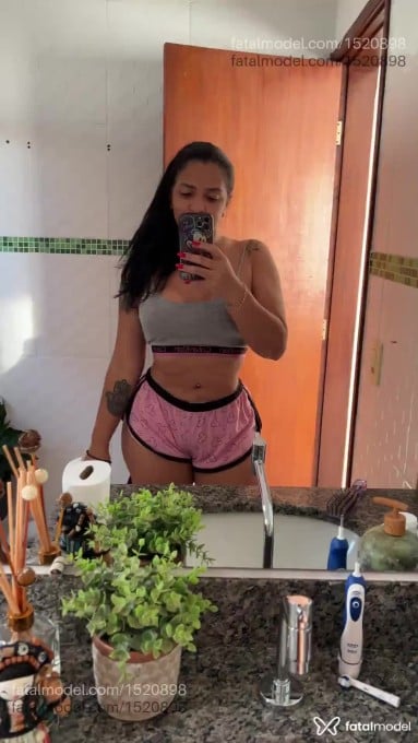 Acompanhante mulher morena (o) de olhos pretos em Araxá Acompanhante mulher morena (o) de olhos pretos em Araxá - Dany Ferrary