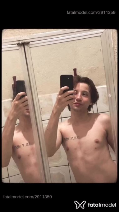 Acompanhante homem com cabelo castanho de olhos castanhos em Virtual - Lucas
