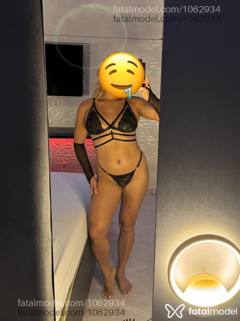 Acompanhante mulher loira (o) de olhos castanhos - Bianca