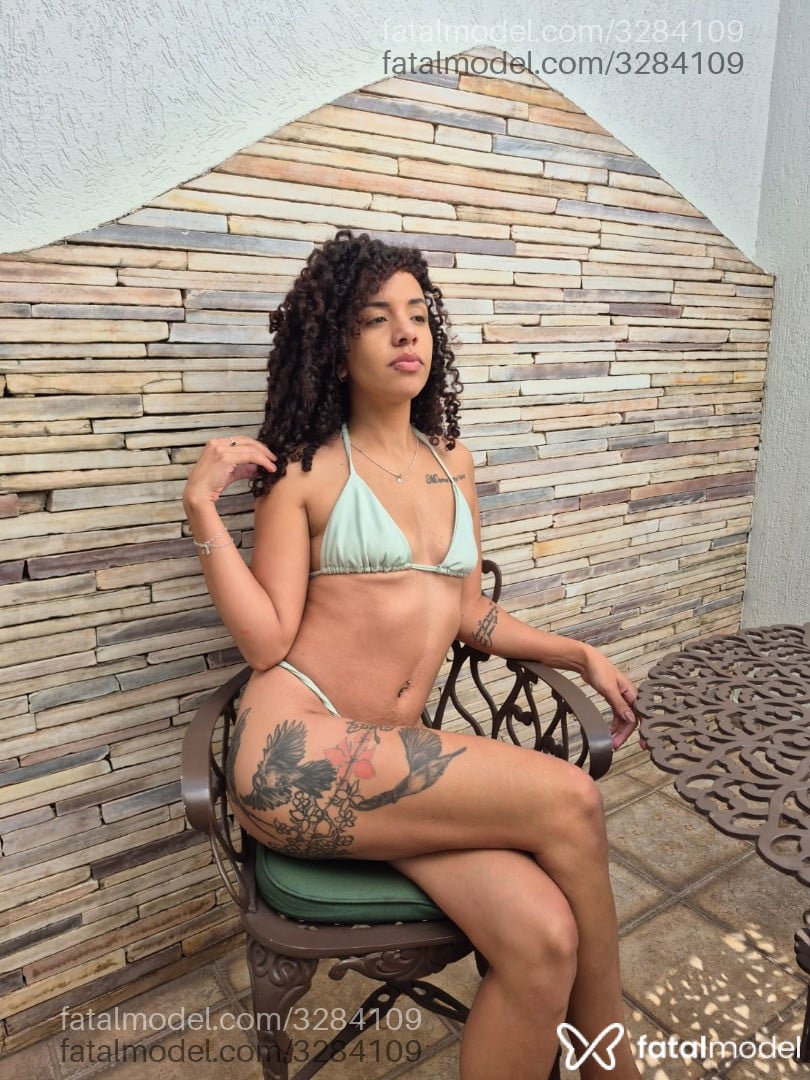 Acompanhante mulher morena (o) de olhos castanhos em Brasília - Adrielle