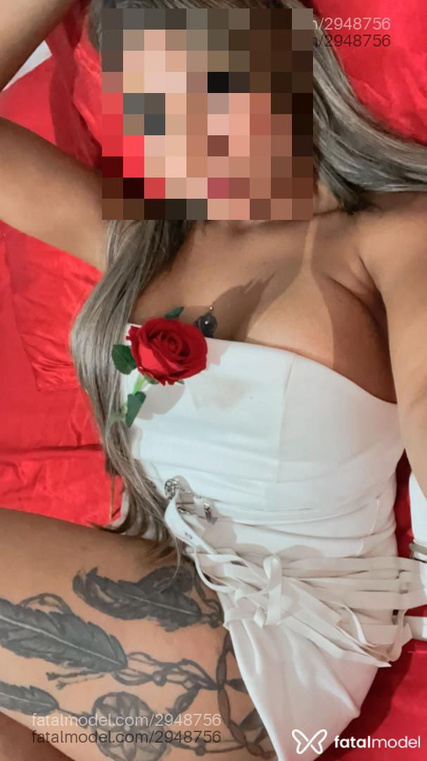 Acompanhante mulher loira (o) de olhos castanhos em Coromandel Acompanhante mulher loira (o) de olhos castanhos em Coromandel - Fernandes Thalita