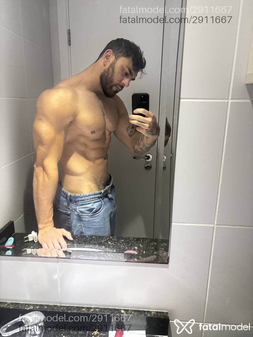 Acompanhante homem morena (o) de olhos castanhos - Caio Moretti