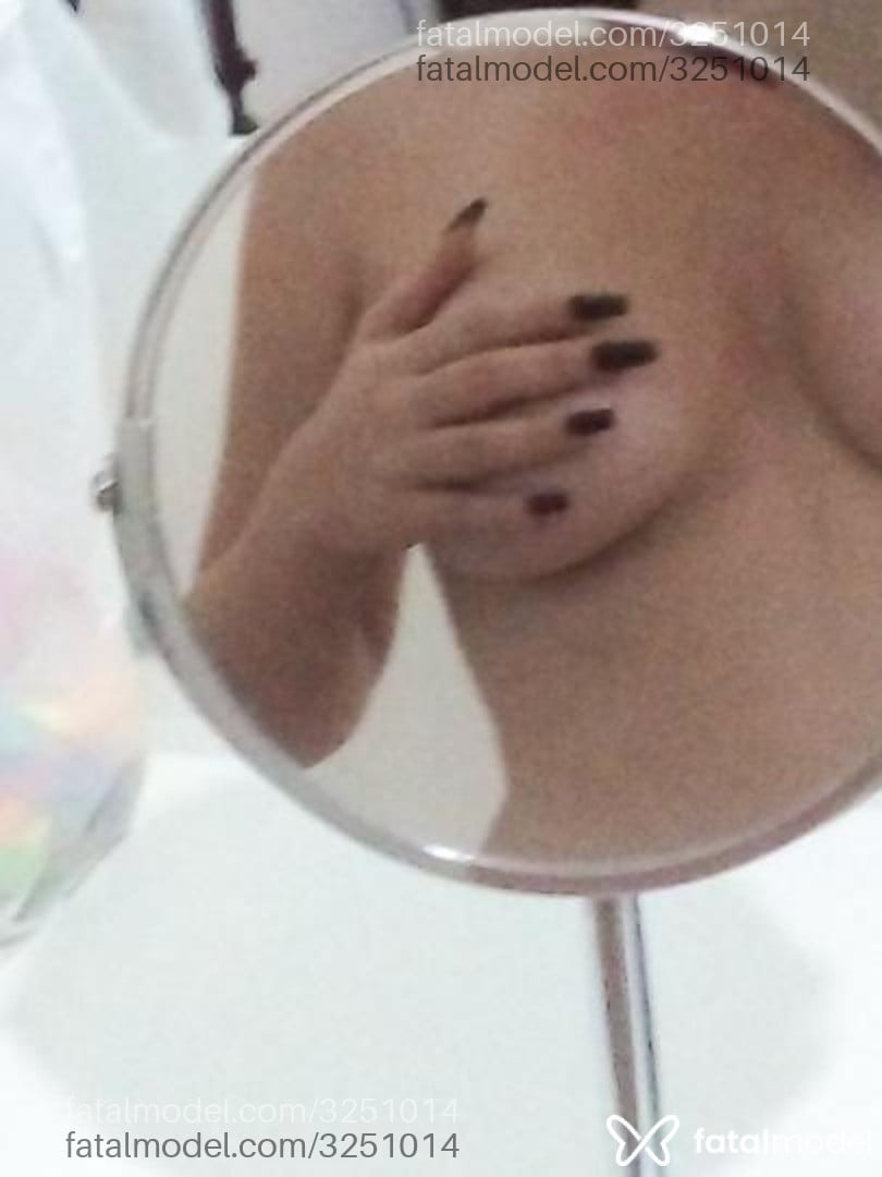 Acompanhante mulher loira (o) de olhos mel - Mariah