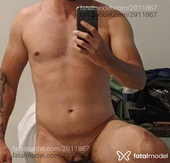 Acompanhante homem com cabelo grisalho de olhos castanhos em Porto Velho - Lucas