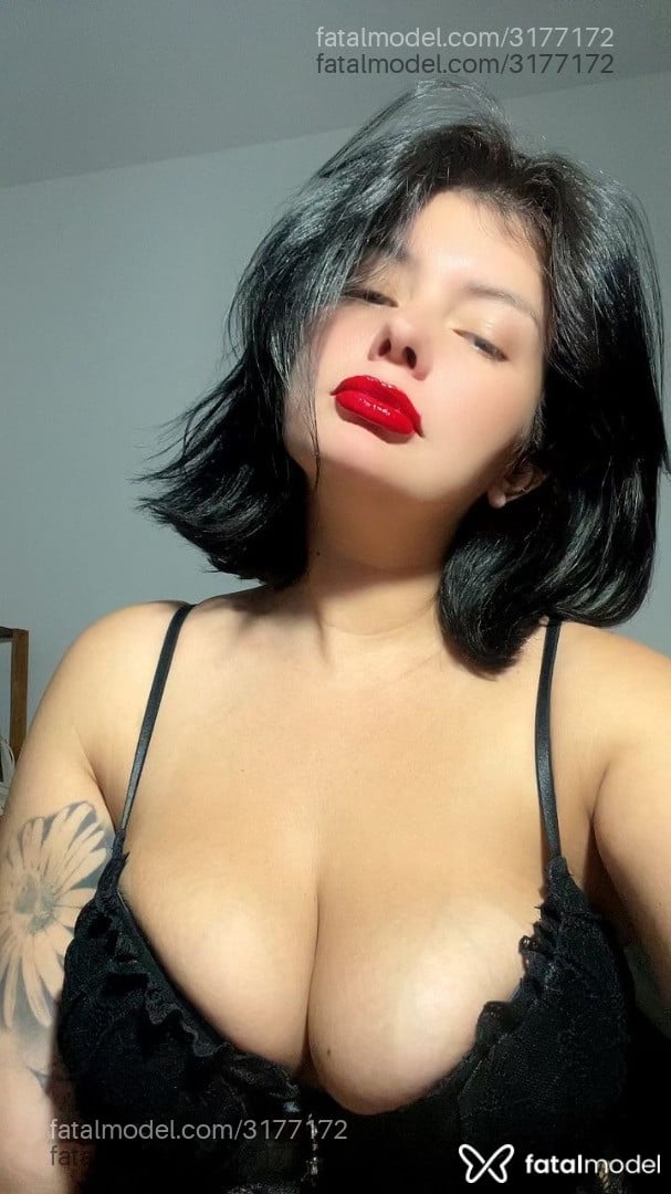 Acompanhante mulher morena (o) de olhos castanhos em Pouso Alegre - Paolla Petrova