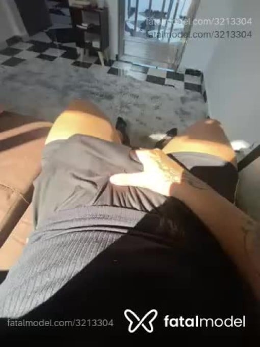 Acompanhante homem com cabelo castanho de olhos castanhos em Virtual - Tuhtxl