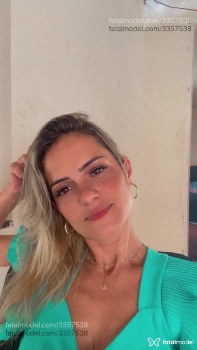 Acompanhante mulher loira (o) de olhos castanhos em Virtual - Fernanda