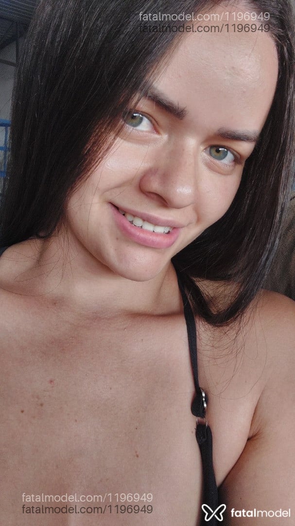 Acompanhante mulher loira (o) de olhos azuis em Virtual - YSA MODELLO