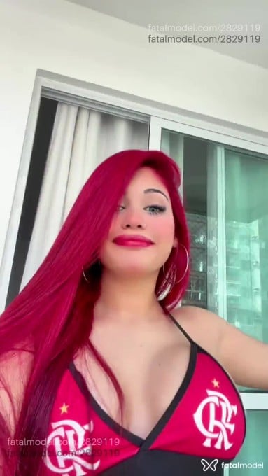 Acompanhante mulher ruiva (o) de olhos castanhos em Vila Velha - Moranguete
