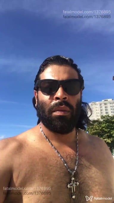Acompanhante homem morena (o) de olhos castanhos em Itapema Acompanhante homem morena (o) de olhos castanhos em Itapema - Isevenbernard