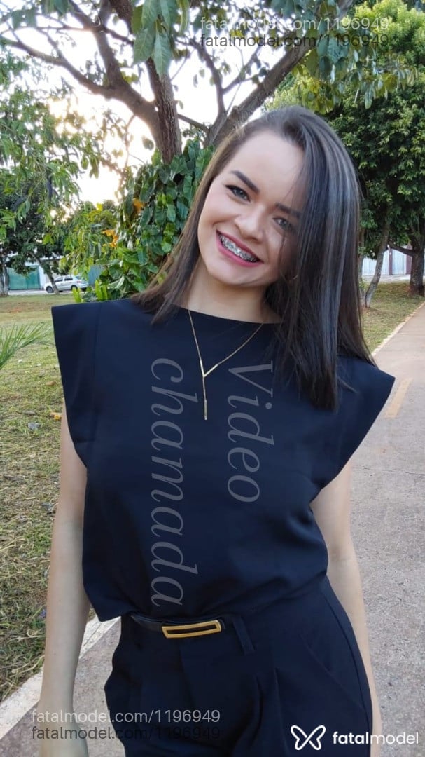 Acompanhante mulher loira (o) de olhos azuis em Virtual - YSA MODELLO