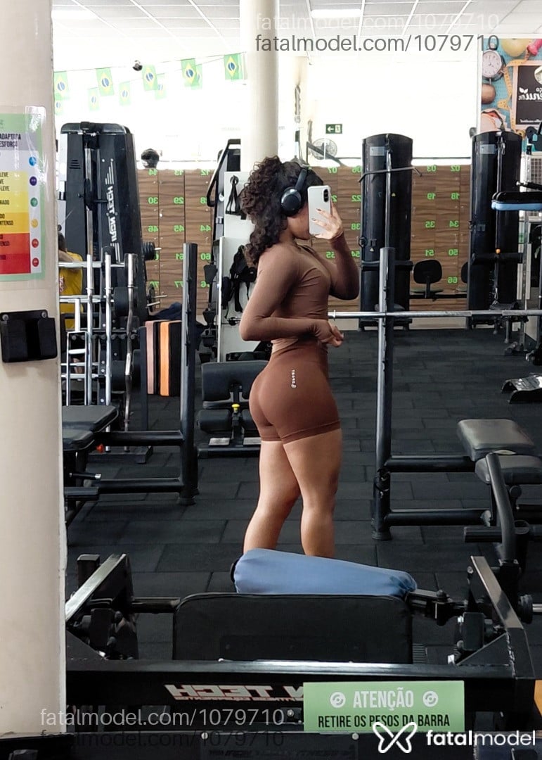 Acompanhante mulher trans morena (o) de olhos castanhos em Santa Maria - Bella