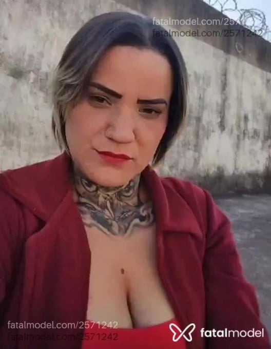 Acompanhante mulher loira (o) de olhos castanhos - Monica Acompanhante mulher loira (o) de olhos castanhos - Monica