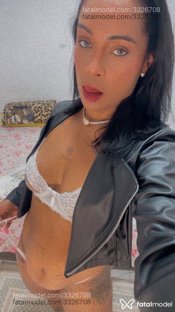 Acompanhante mulher com cabelo castanho de olhos castanhos em Vitória da Conquista Acompanhante mulher com cabelo castanho de olhos castanhos em Vitória da Conquista - Valentina