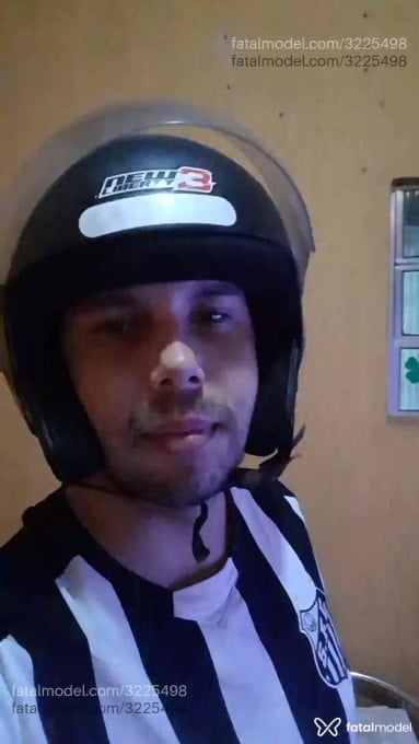Acompanhante homem com cabelo castanho de olhos castanhos - Davidjr Acompanhante homem com cabelo castanho de olhos castanhos - Davidjr