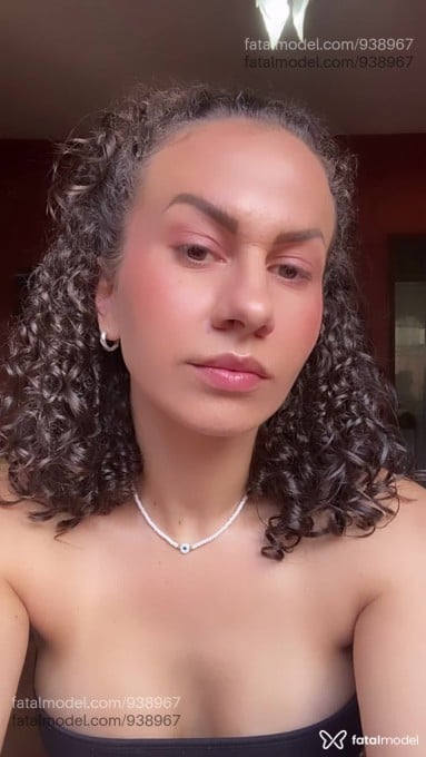 Acompanhante mulher com cabelo castanho de olhos castanhos em Conselheiro Lafaiete - Stephanie