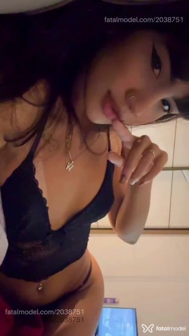 Acompanhante mulher morena (o) de olhos castanhos em Camboriú - Lauren