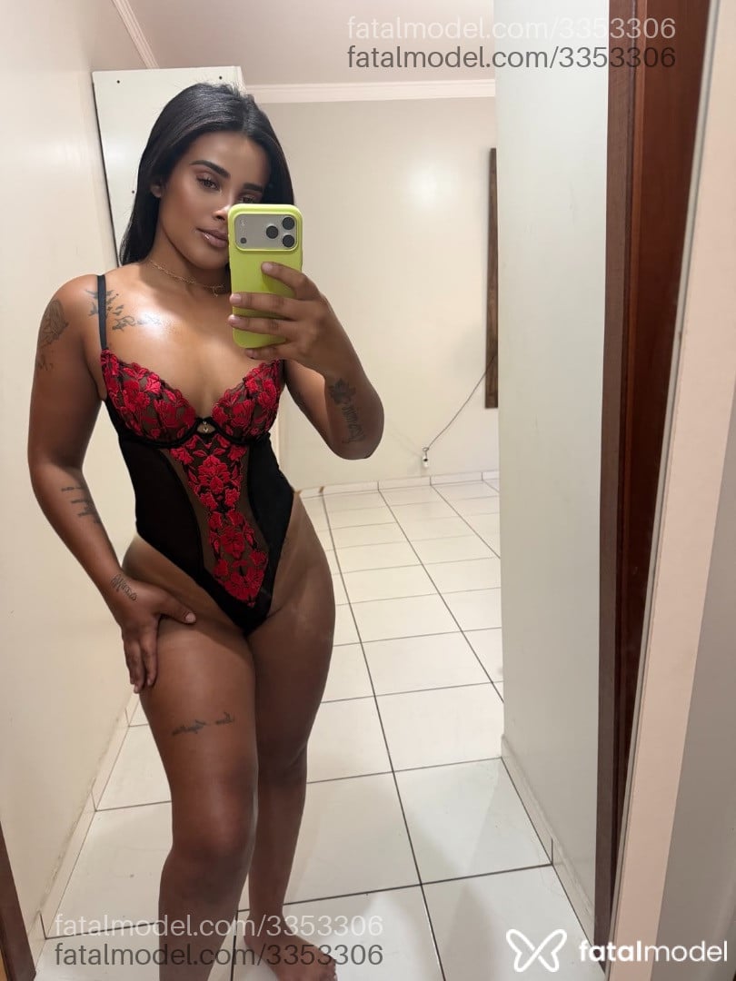 Acompanhante mulher morena (o) de olhos castanhos em Uberlândia Acompanhante mulher morena (o) de olhos castanhos em Uberlândia - Mirela Santos