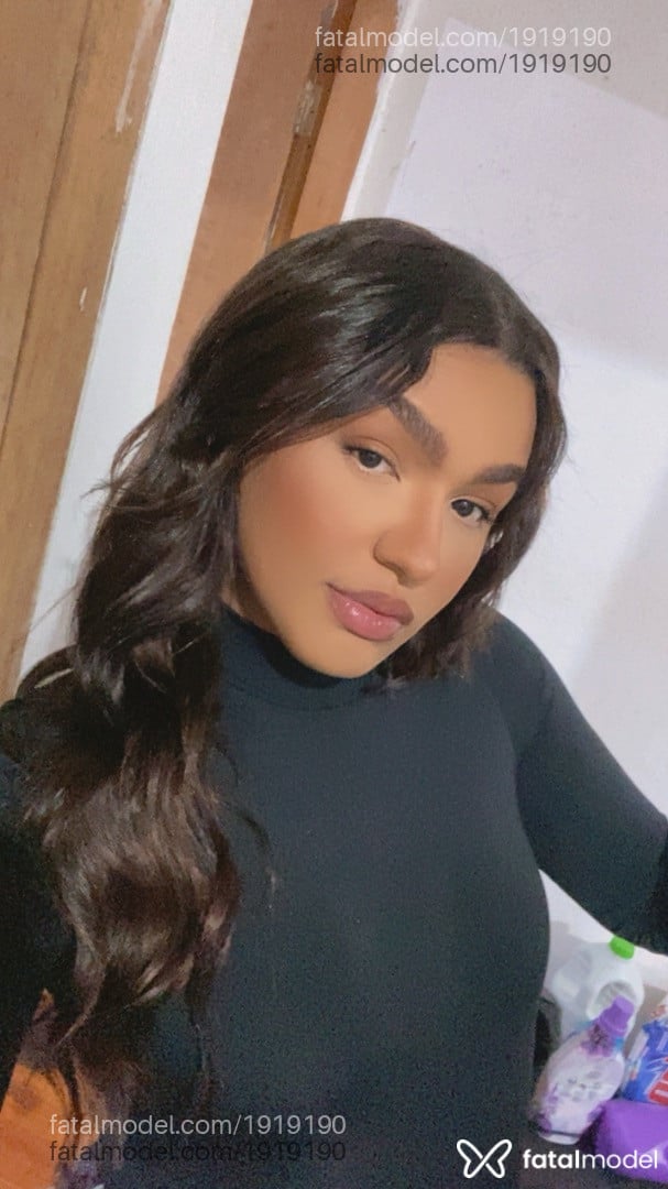 Acompanhante mulher trans com cabelo castanho de olhos castanhos em Taboão da Serra Acompanhante mulher trans com cabelo castanho de olhos castanhos em Taboão da Serra - Larissa Pimentel