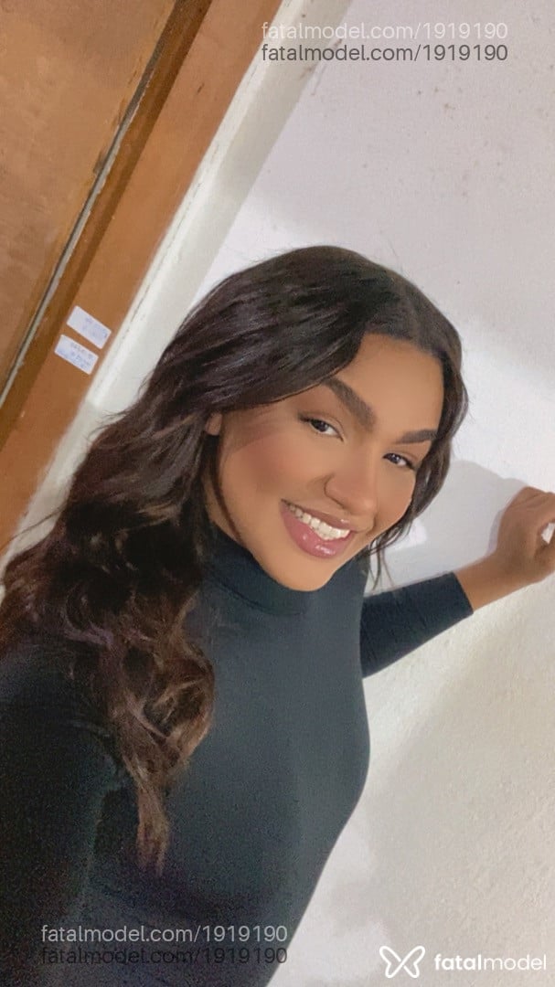 Acompanhante mulher trans com cabelo castanho de olhos castanhos em Taboão da Serra - Larissa Pimentel