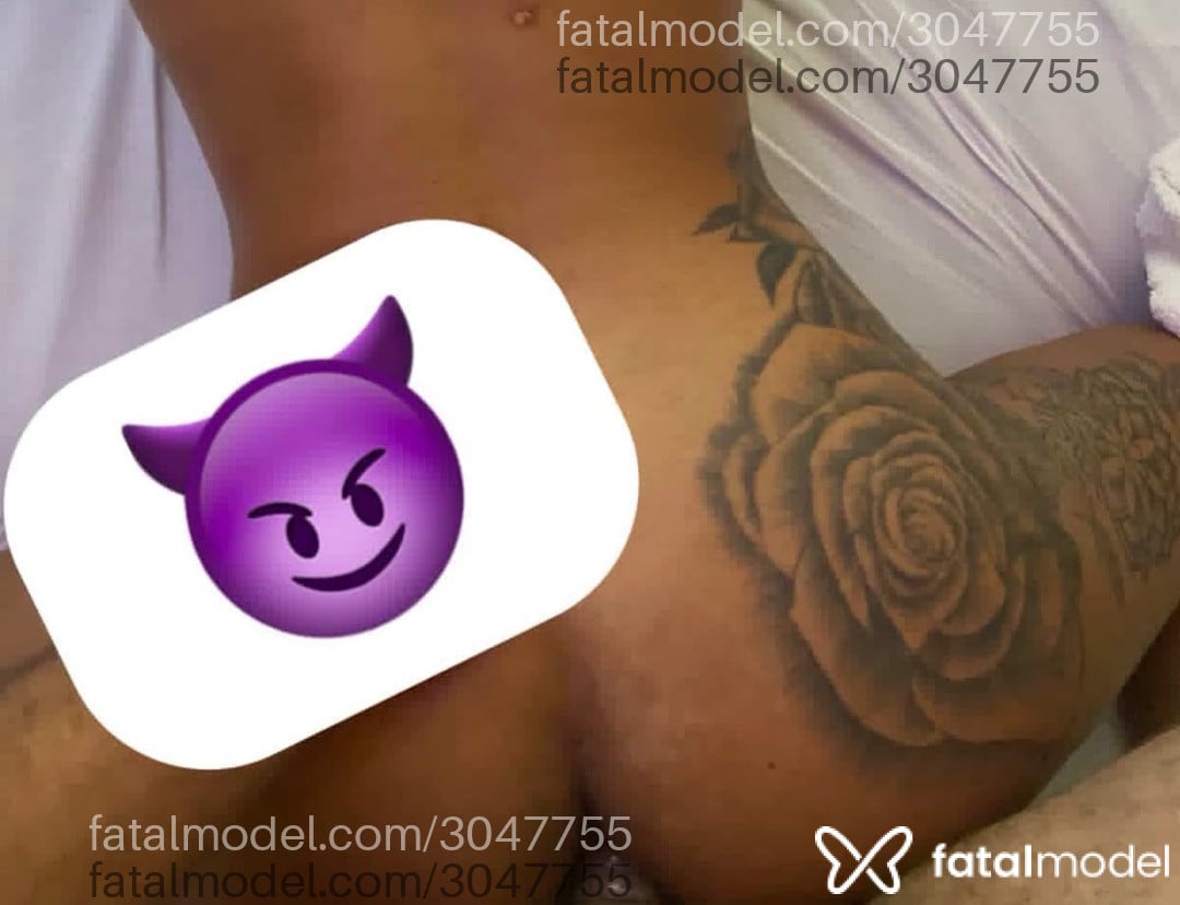 Acompanhante mulher trans morena (o) de olhos castanhos em Santo Antônio da Platina - Mariana Silva